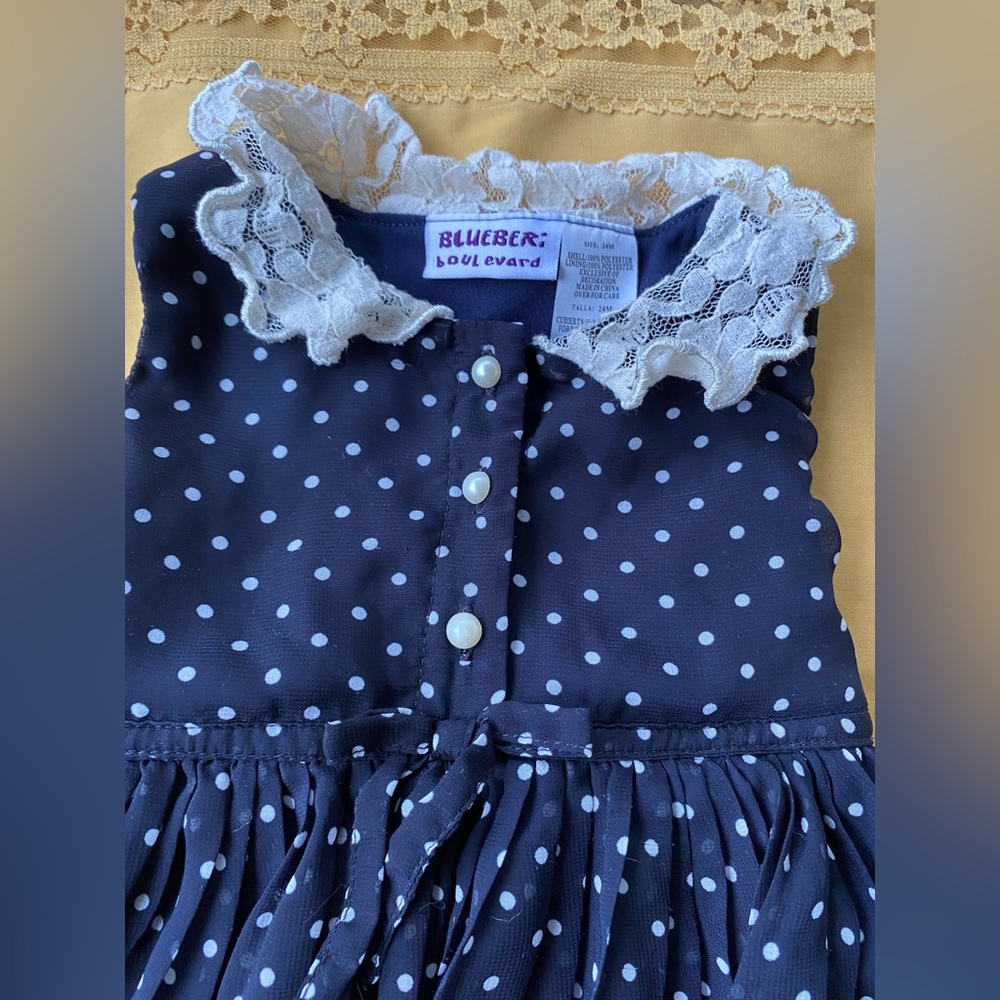 24 month Vintage blue and white polka dot dress, lace collar.  VGUC. - Picture 2 of 4